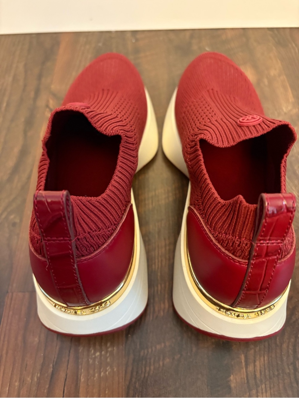 New Michael Kors Slip on Knit Sneakers size 7.5 burgundy red/gold - Picture 3 of 9
